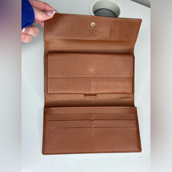 Louis Vuitton International Wallet - Picture 9 of 14